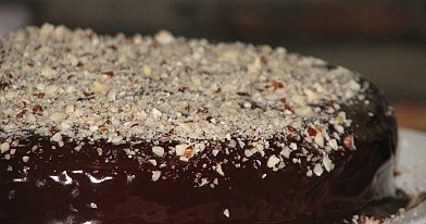 Vienkārša un garšīga šokolādes kūka