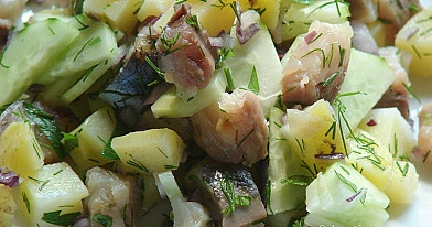 Kartupeļu salāti ar kūpinātu zivi