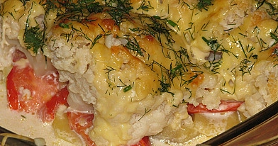 Puķkāposta sacepums ar kartupeļiem, tomātiem un sieru
