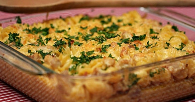 Chicken tetrazzini - makaroni ar vistas gaļu un krēmveida siera mērci