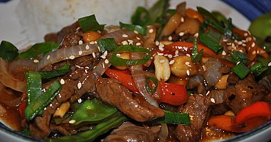 Liellopu gaļa ķīniešu valodā: liellopu gaļas un dārzeņu stir-fry un terijaki (terijaki) mērce | Receptes